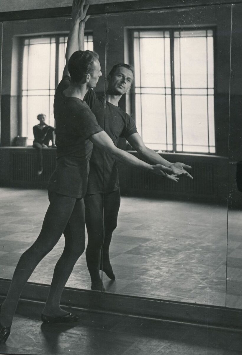 Coppelia (1950) Albert Janíček - foto ze zkoušky. Zdroj NDM.